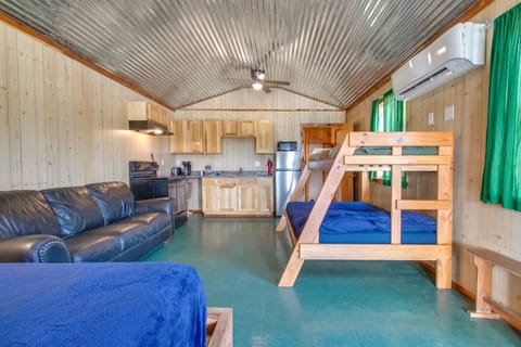 Pet-Friendly Salesville Haven 3 Mi to Norfork Lake Apartment in Norfork Lake