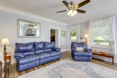 'Grandma Kelly’s' Southeast Indiana Farmhouse! House in Indiana