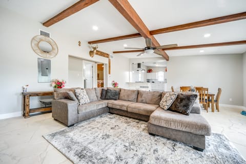 Countryside Texas Home w/ Fire Pit! House in Rio Grande