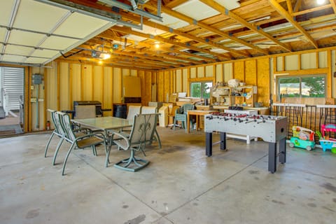 Marion Retreat w/ Patio, Grills & Fire Pit House in Iowa