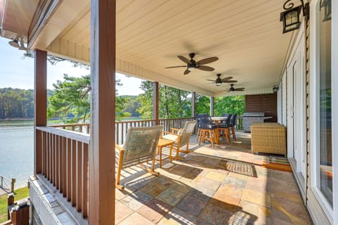 Lewis Smith Lake Retreat w/ Dock & Deck! House in Lewis Smith Lake