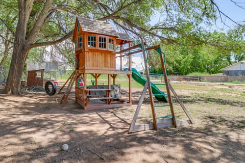 Family-Friendly Albuquerque Home Near Rio Grande! House in Albuquerque