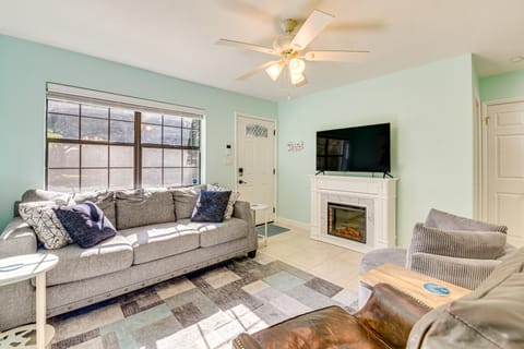 Emerald Coast Home: Outdoor Entertainment Area! House in Mary Esther