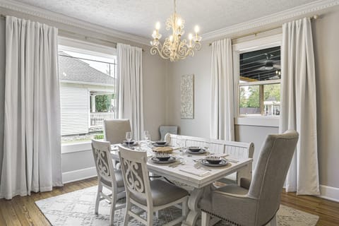 Lebanon Retreat: Decks, Fire Pit & Yard House in Lebanon