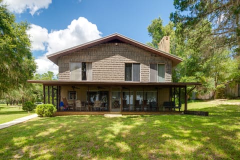Lake Winnott Home w/ Boat Ramp & Dock House in Florida