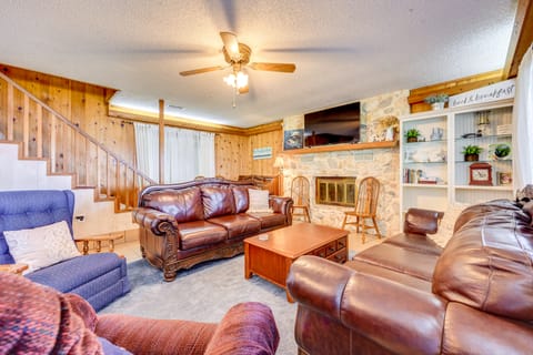 Lake Winnott Home w/ Boat Ramp & Dock House in Florida