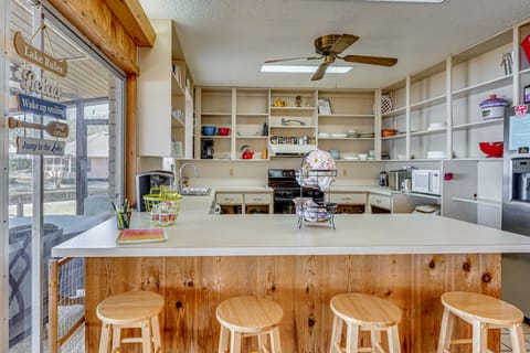 Lake Winnott Home w/ Boat Ramp & Dock House in Florida