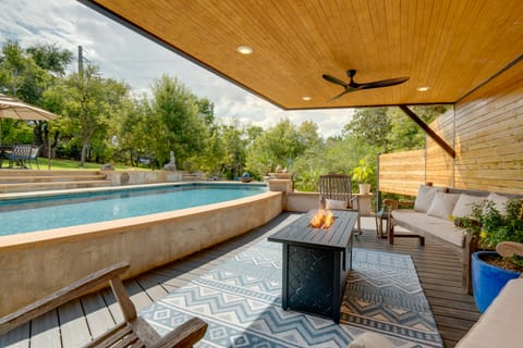 7 Mi to Zilker Park: Oasis w/ Pool & Patio House in Lake Austin