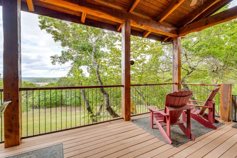 Scenic View! Lake Travis Cabin Near Pools & Marina House in Jonestown