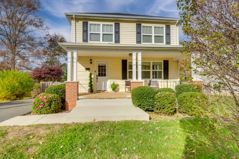Warrenton Gem: Walk to Downtown! House in Warrenton