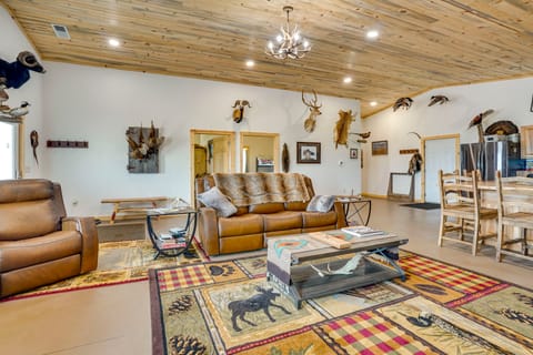 South Dakota Nature Getaway w/ Hot Tub House in South Dakota