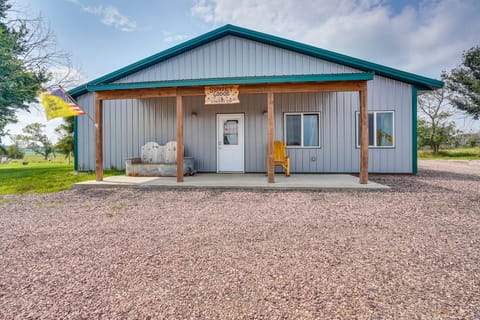 South Dakota Nature Getaway w/ Hot Tub House in South Dakota