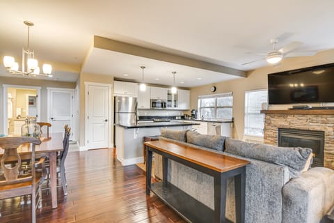 Ski-In/Ski-Out + Pool Access: Granby Ranch Gem Apartment in Granby