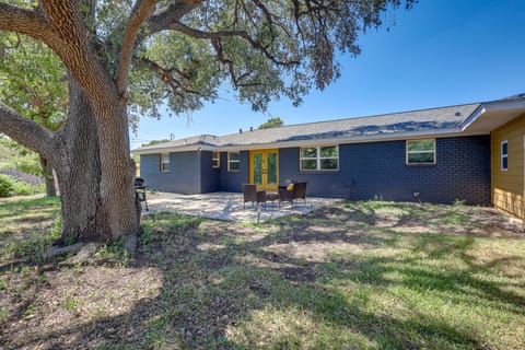 Family Home 4 Mi to Dtwn Temple! Bring Your Pet House in Temple