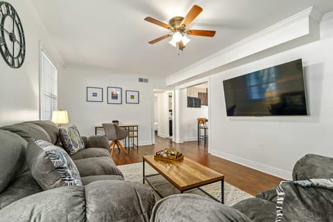 Pet-Friendly Mobile Condo ~ 4 Mi to Downtown! Apartment in Mobile