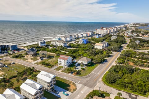 Walk to the Beach: North Topsail Beach Duplex Apartment in North Topsail Beach