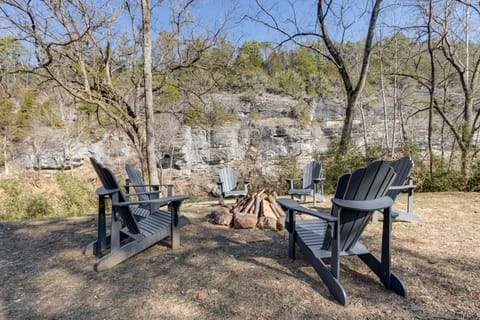 Riverfront Huntsville Cabin w/ Views & Kayaks! House in Arkansas