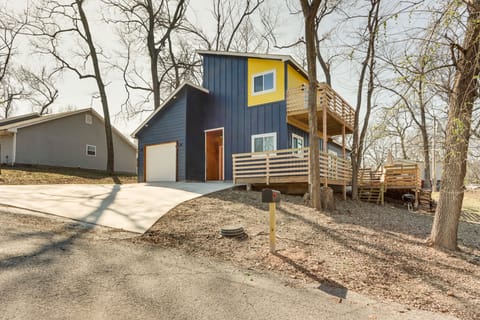 1/2 Mi to Grand Lake: Home w/ Furnished Deck! House in Ozark Mountains