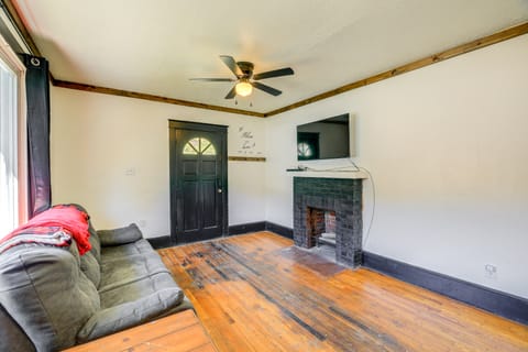 Williamson Cottage ~ 2 Mi to Town + Trails! Cottage in West Virginia