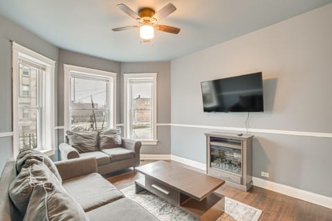 Chicago Apt 3 Mi to Lake Michigan! Apartment in Chicago