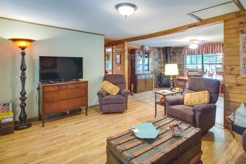Pet-Friendly Elkins Vacation Rental w/ Decks! House in Arkansas