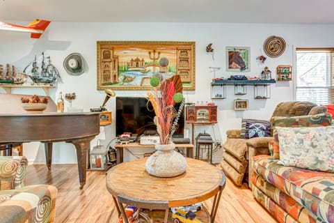 25 Mi to Starved Rock State Park - DePue Retreat House in Illinois