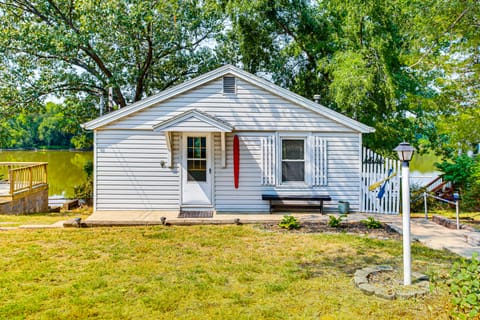 Lakefront Home w/ Patio in Havana! House in Illinois