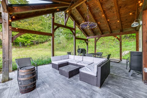 Home w/ Private Dock Near Colgate University House in Adirondack Mountains