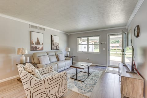 Peaceful Home Near Youngstown: Fenced Backyard! House in Ohio