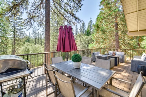 1 Mi to Pine Mountain Lake Marina: Yosemite Cabin! House in Groveland