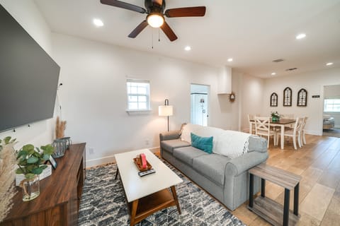 Legacy Ranch Escape: Game Room & Lake Access House in Rio Grande