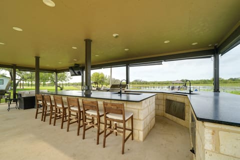Texas Nature Escape: Lake & Game Room Access House in Rio Grande