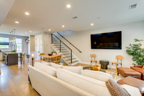 Hot Tub & Mtn-View Rooftop Deck: Golden Home House in Golden