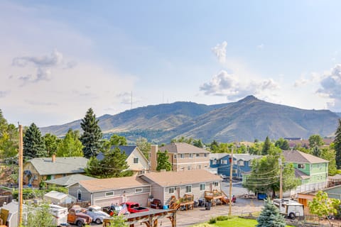 Hot Tub & Mtn-View Rooftop Deck: Golden Home House in Golden