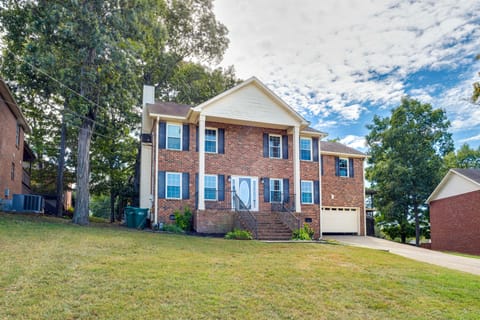 Game Room, 20 Mi to Nashville: Smyrna Home House in La Vergne