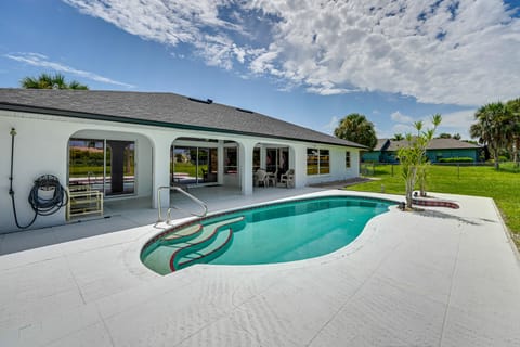 Golf, Swim, Relax: Rotonda West Home w/ Pool House in Rotonda West