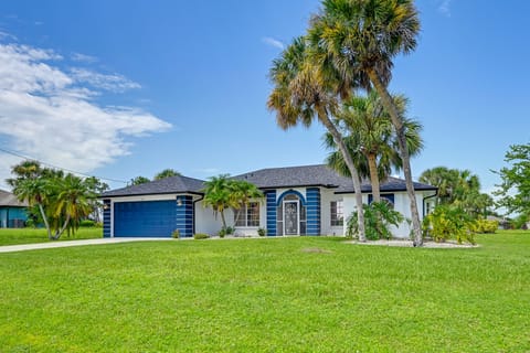 Golf, Swim, Relax: Rotonda West Home w/ Pool House in Rotonda West