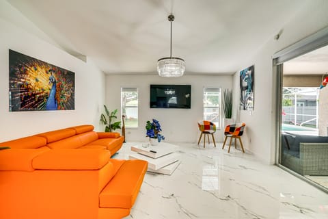 Private Pool, 8 Mi to Beach: Chic Cape Coral Home House in Cape Coral