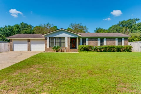 Pensacola Home ~ 13 Mi to Perdido Bay! House in Alabama