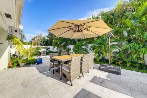 2 Mi to Deerfield Beach: Home w/ Outdoor Oasis! House in Deerfield Beach