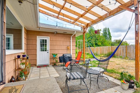 Guest Suite in Portland Area w/ Shared Patio Apartment in Hillsboro