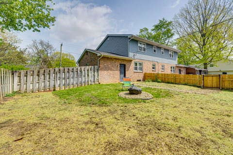 11 Mi to Dtwn Columbus: Group Retreat w/ Fire Pit! Apartment in Worthington