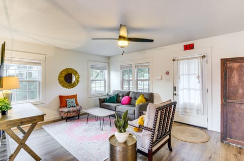 Chic Home ~ 2 Mi to TTU w/ Grill & Yard in Lubbock House in Lubbock