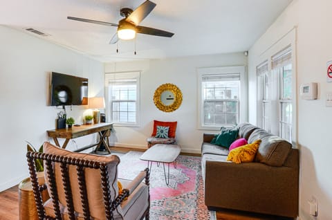 Chic Home ~ 2 Mi to TTU w/ Grill & Yard in Lubbock House in Lubbock