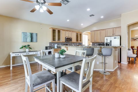 4 Mi to Surprise Stadium! Home w/ Furnished Patio House in Surprise