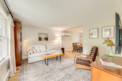 Greenbrier River Retreat w/ Deck - Steps to Trail! Cottage in Shenandoah Valley