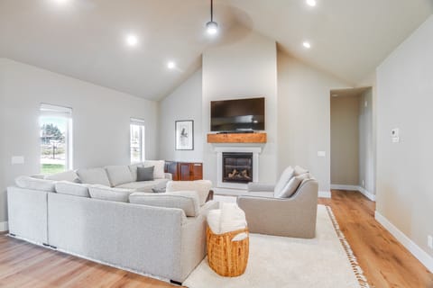 1 Mi to Pools: Chic Lava Hot Springs Home House in Idaho