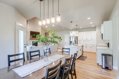 1 Mi to Pools: Chic Lava Hot Springs Home House in Idaho