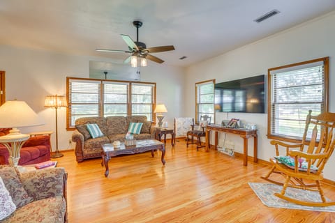 Country Home Near Lake Wedowee: Patio & Fire Pit! House in Alabama