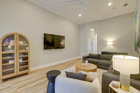 Townhome w/ Patio < 5 Mi to UF Campus! Apartment in Florida